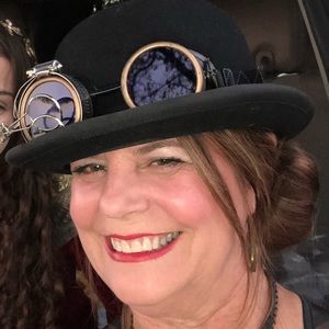 Meet your Posher, Julie